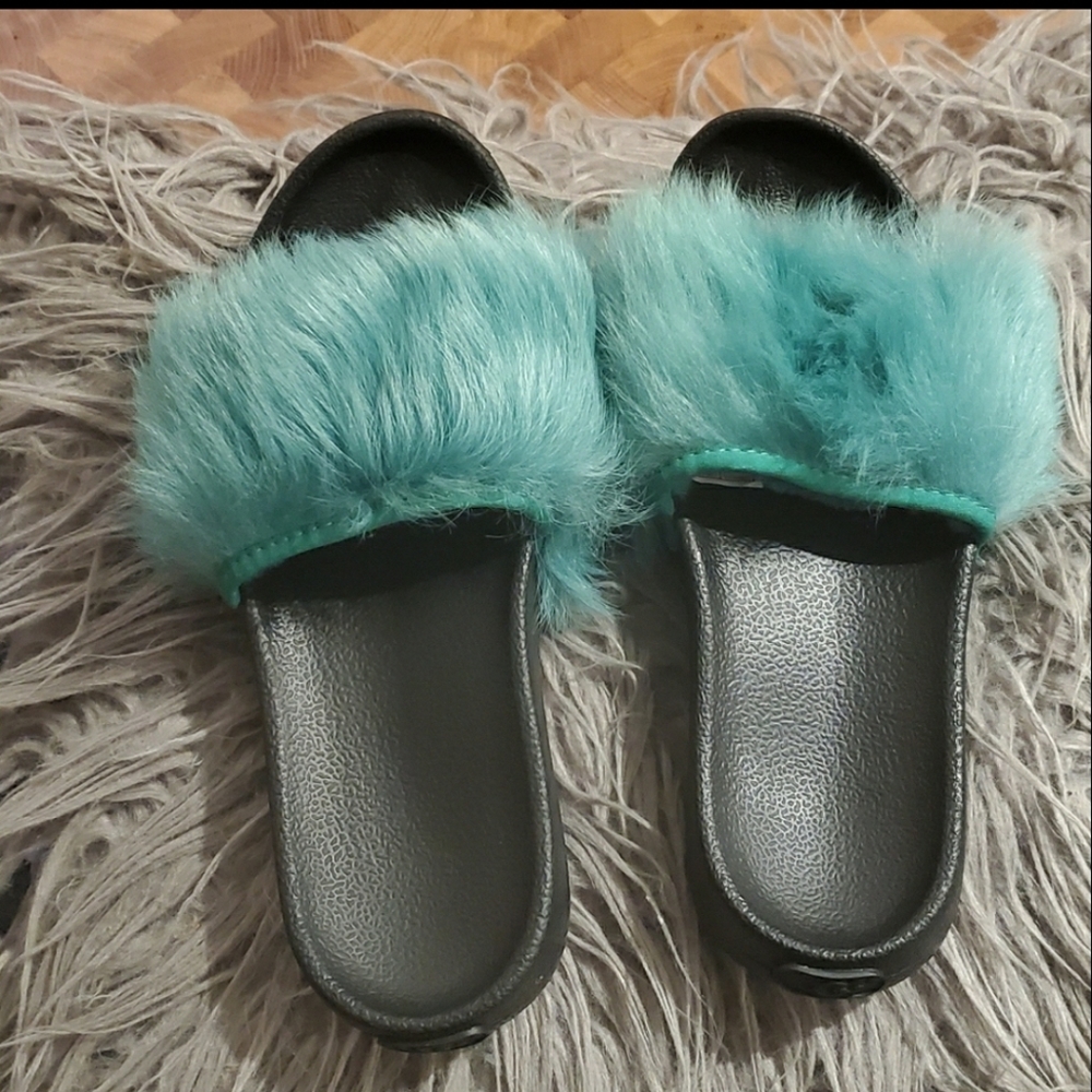 EUC Ugg Royale Slides